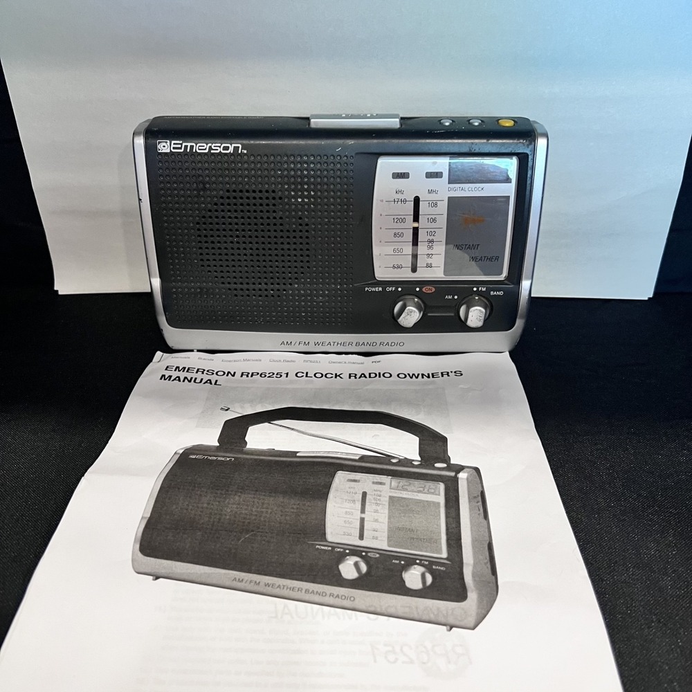 VINTAGE EMERSON RP6251-PORTABLE AM/FM Radio With Antenna and‎ Handle